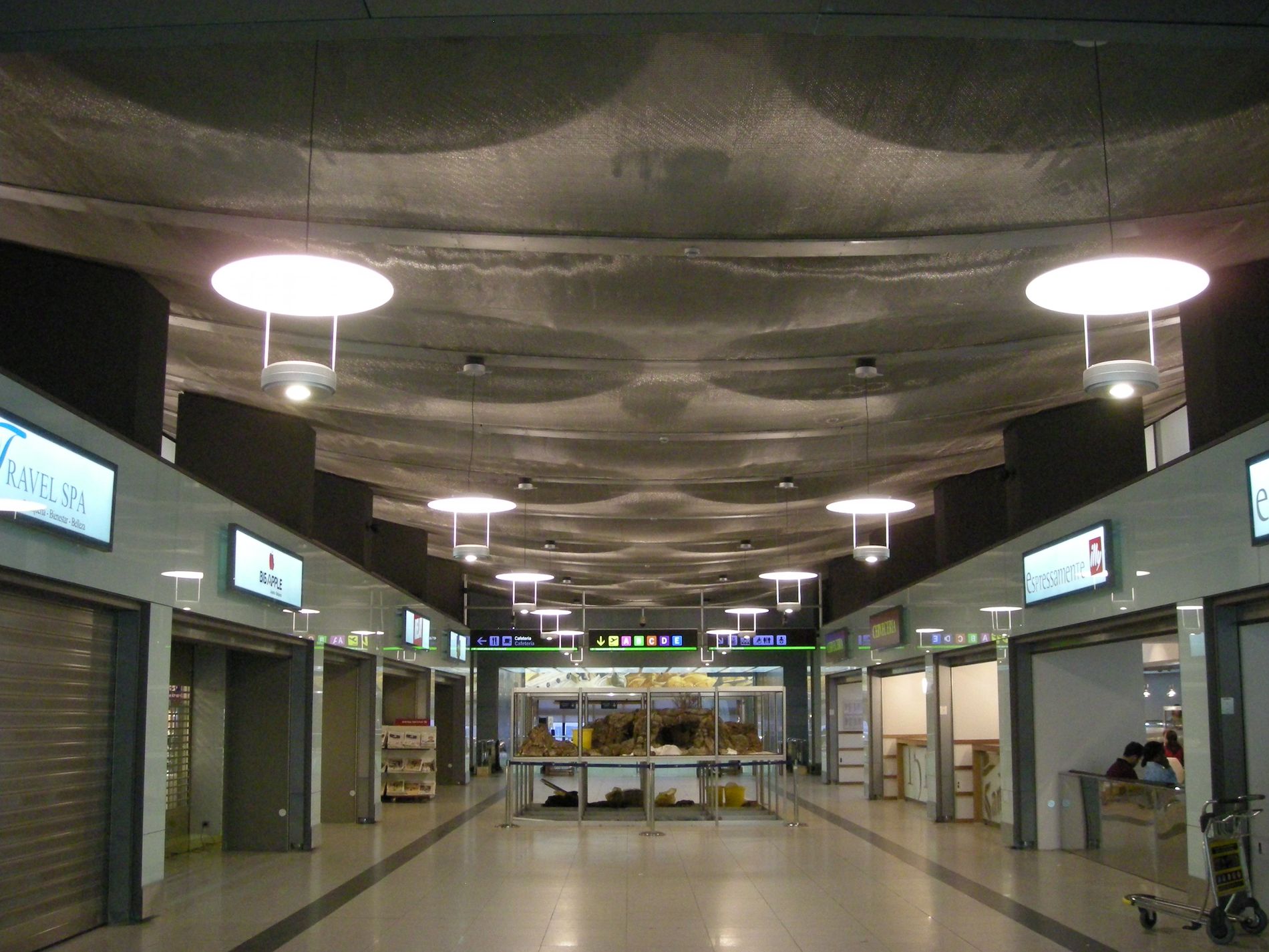 ARCHITECTURE Madrid Airport 0